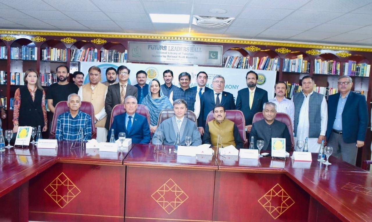 Abai&rsquo;s Book of Words in four Pakistani languages